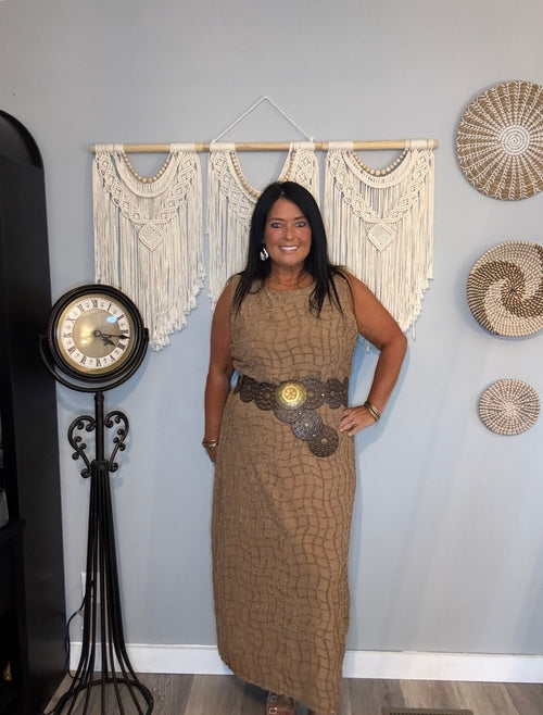 Davi & Dani Gold Textured Sleeveless Maxi Dress