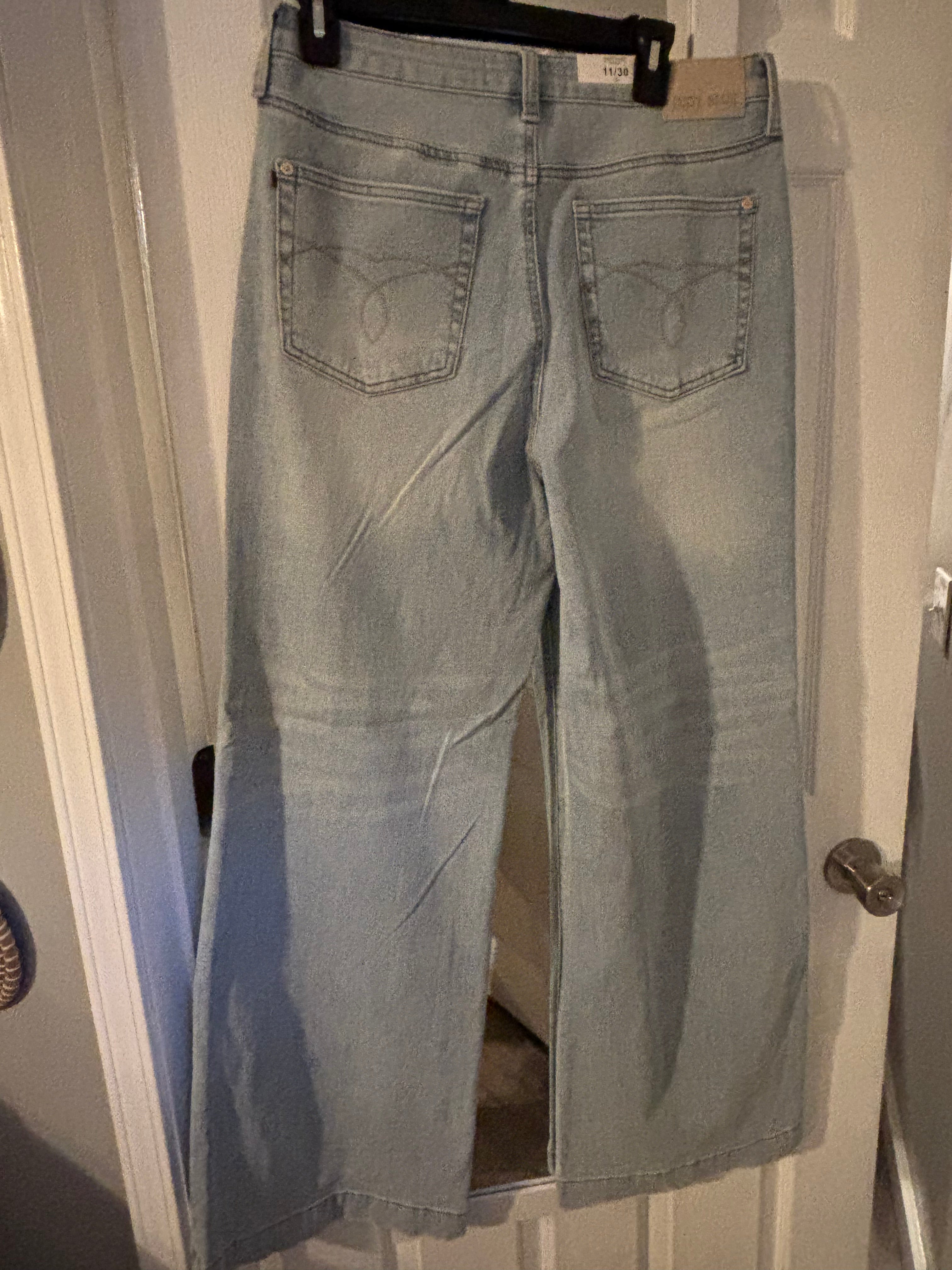 Judy Blue Flare Jeans 11/30